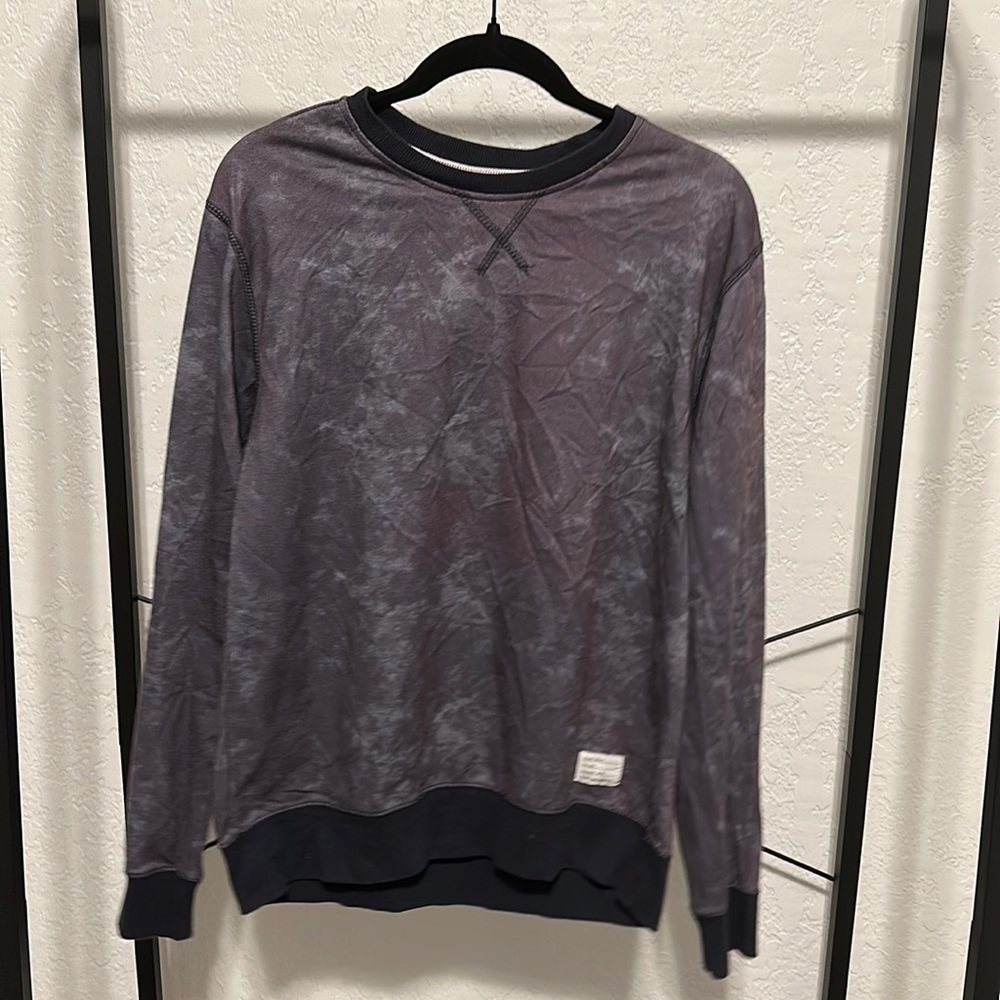 Men’s medium Adam Levine sweatshirt
